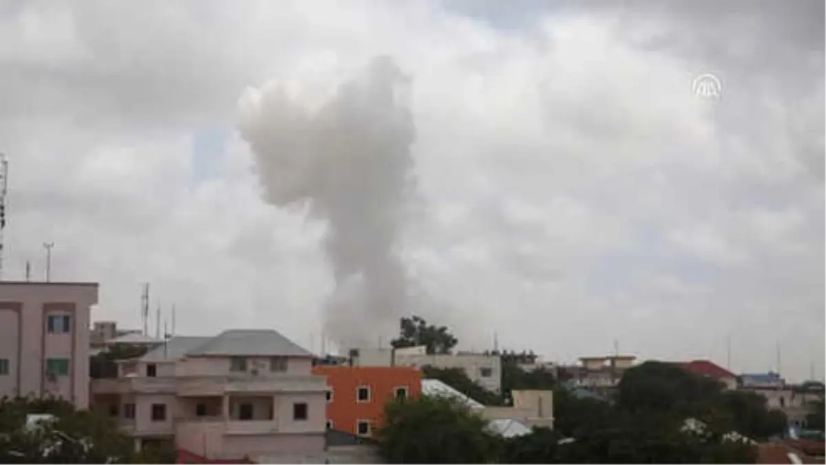 Somali\'de Bomba Yüklü Araçla Saldırı: 6 Ölü, 16 Yaralı