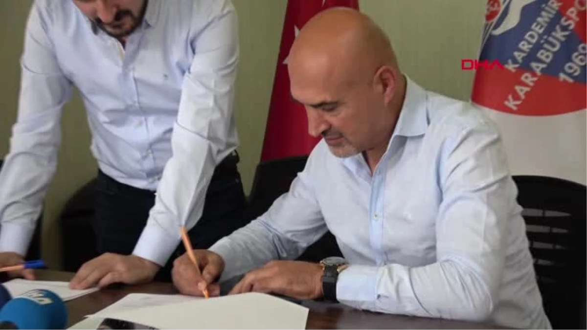 Spor Kardemir Karabükspor\'un Yeni Teknik Direktörü Levent Açıkgöz Oldu