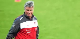 Ünlü Teknik Direktör Hiddink, Çin 21 Yaş Altı Milli Takımının Başına Geçti