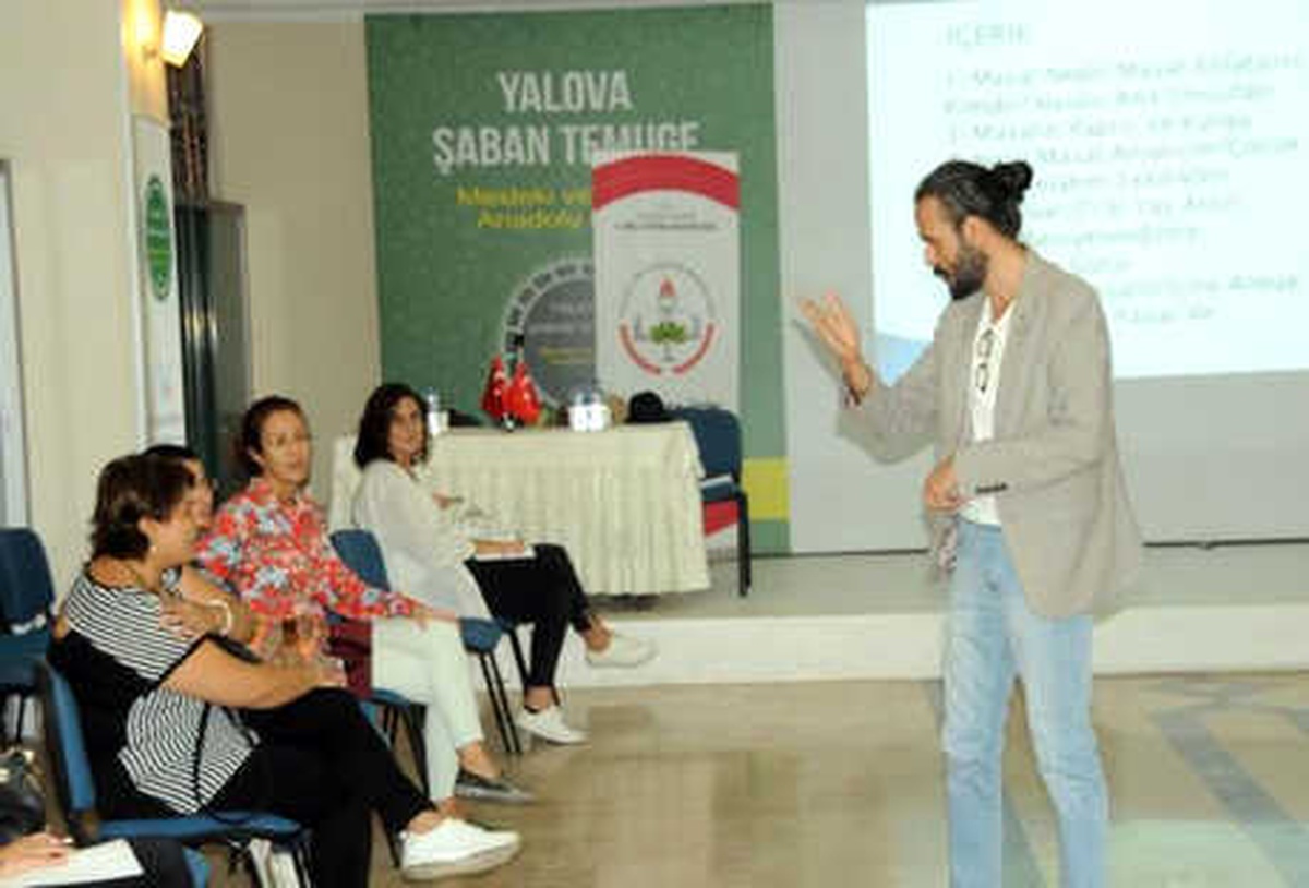 Yalova\'da Öğretmenlere Masal Anlatıcılığı Semineri