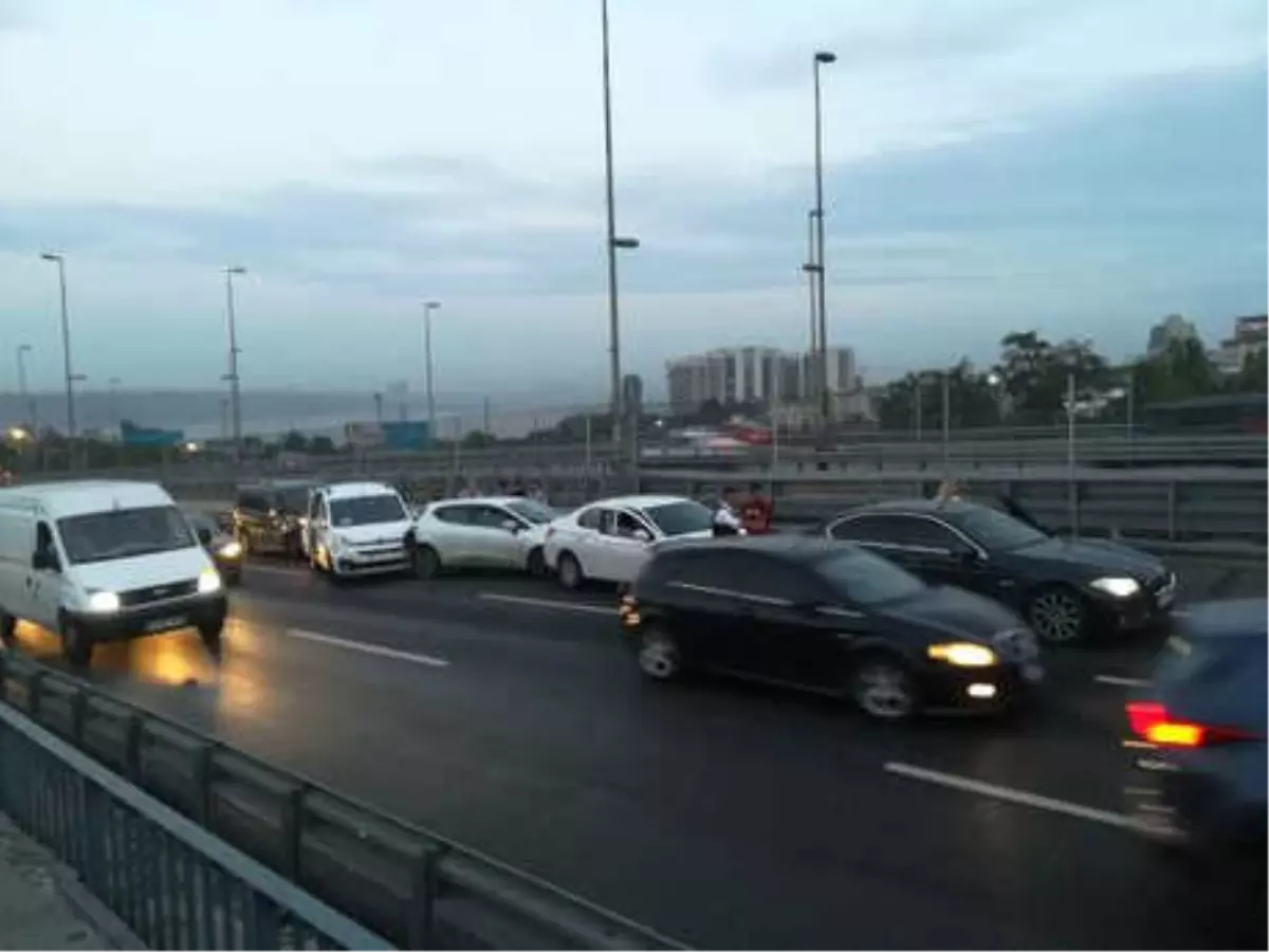 Aksaray\'da Çöken Yol Trafiğe Açıldı