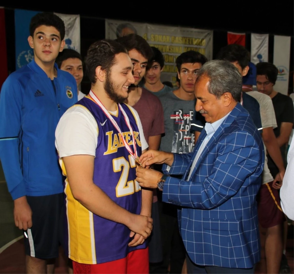 Akşehir\'de Sokak Basketbolu Turnuvası Sona Erdi