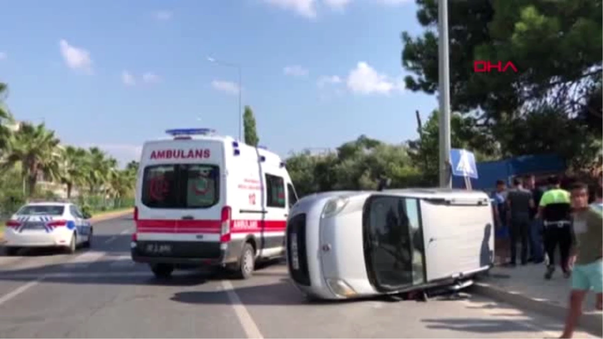 Antalya Hafif Ticari Araçla Otomobil Çarpıştı 6 Yaralı Hd