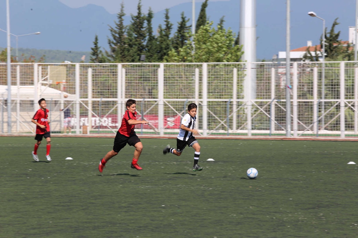 Gaziemir\'in Kurtuluşuna Oynadılar