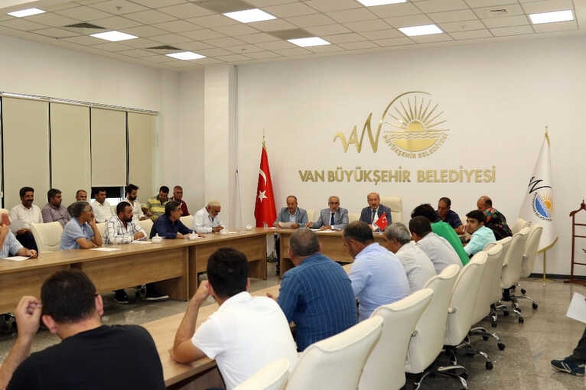 Halk Otobüsleri ile İlgili Şikayetler Masaya Yatırıldı