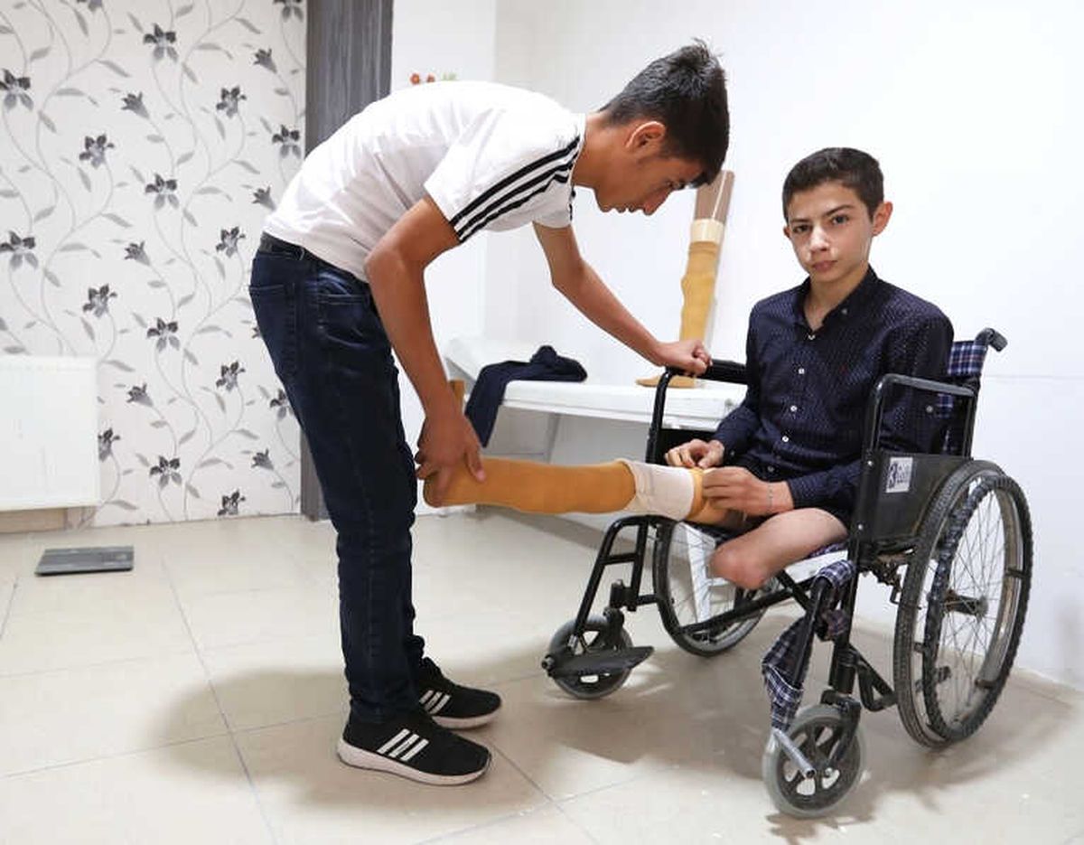 Protez Ayaklarını Kaybeden 14 Yaşındaki Sarıtaş\'a Büyükşehirden Yeni Protez