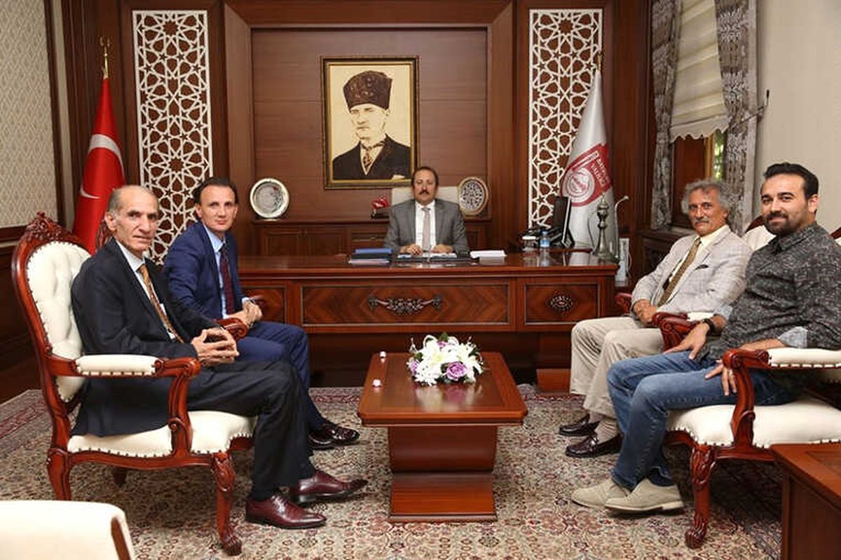 Türsab Doğu Karadeniz Heyeti Vali Ali Hamza Pehlivan\'ı Ziyaret Etti