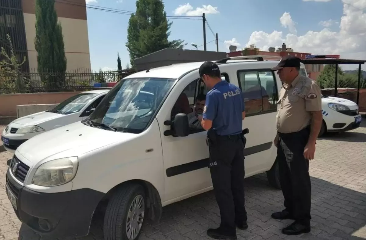 Tut İlçesinde Polis Emniyet Kemeri Uygulaması Yaptı