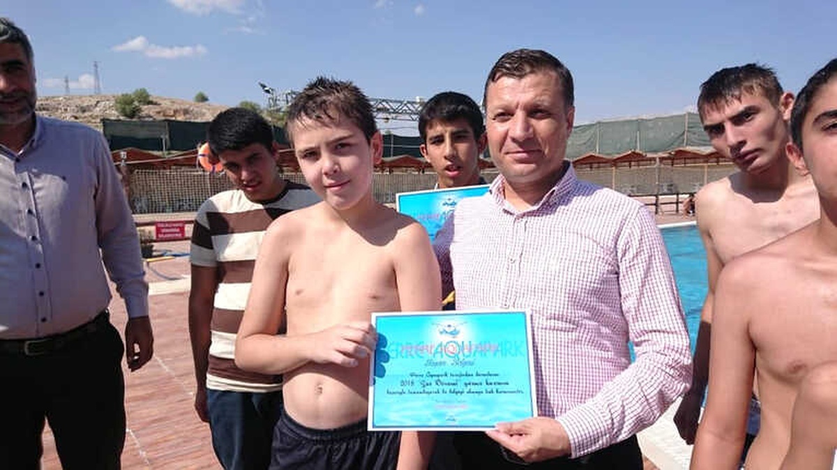 Yüzme Kursunu Tamamlayan Çocuklara Sertifikaları Verildi