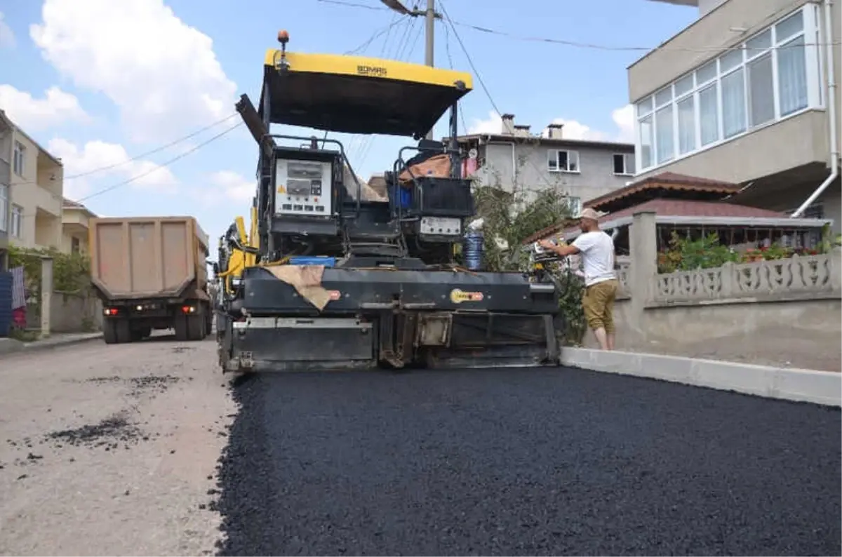 Ergene\'de Gündoğdu ve Orhan Veli Caddeleri Asfaltlandı