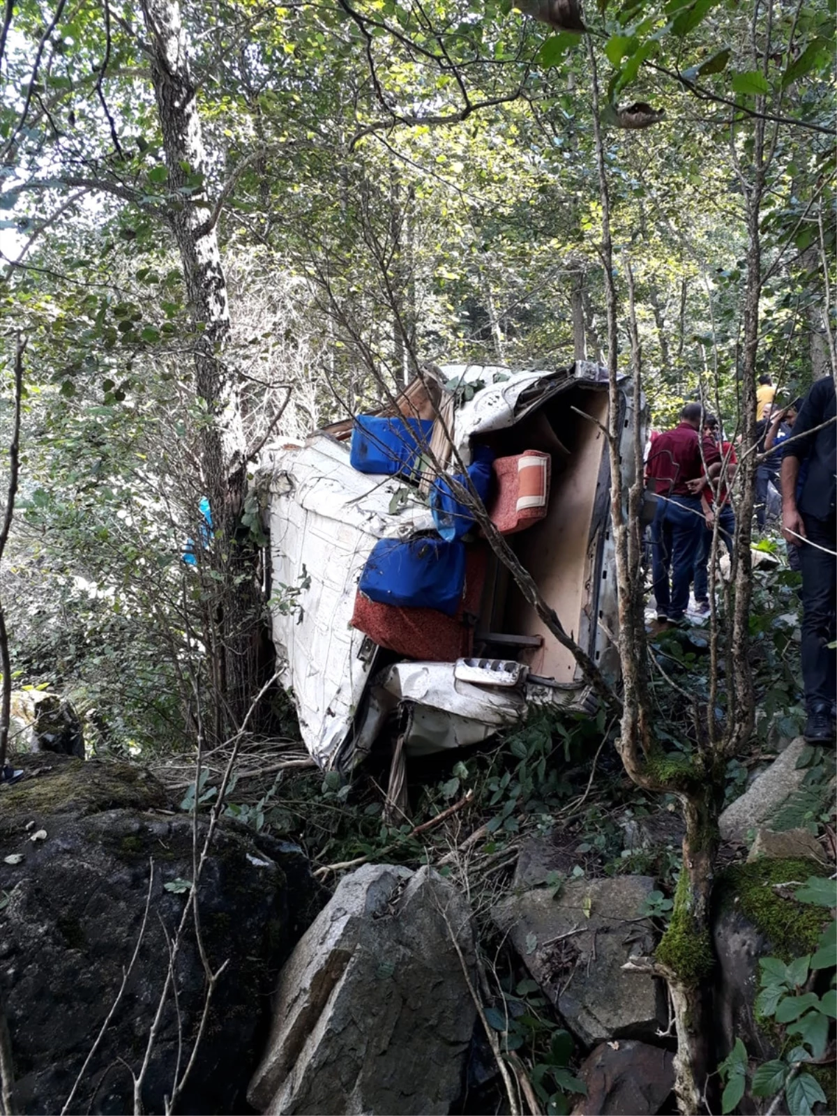 Güncelleme 2 - Giresun\'da Minibüs Uçuruma Yuvarlandı: 5 Ölü, 16 Yaralı