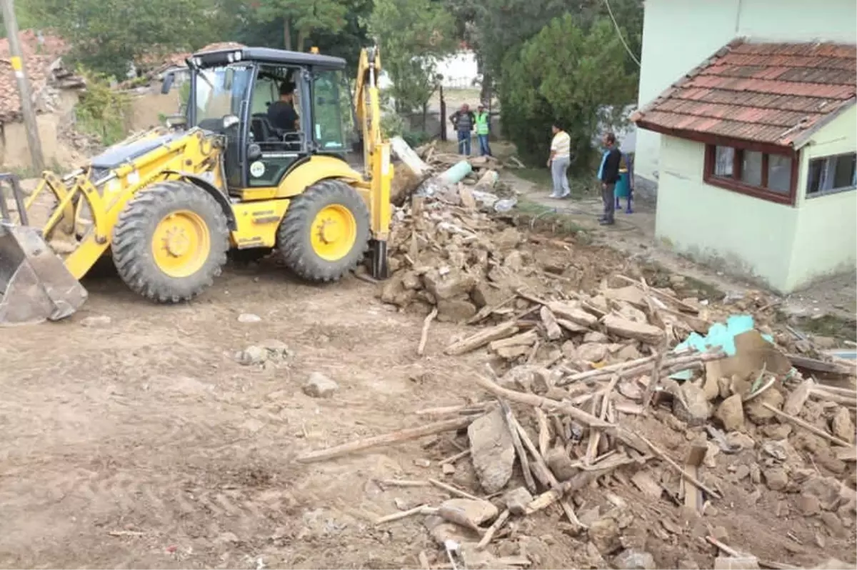 İnönü Belediyesi Cami Tadilatlarına Devam Ediyor