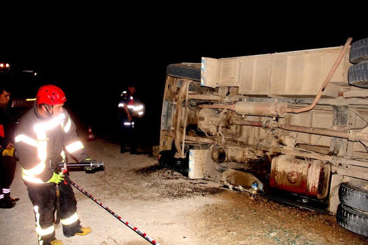 İşçileri Taşıyan Otobüs Devrildi: 31 Yaralı