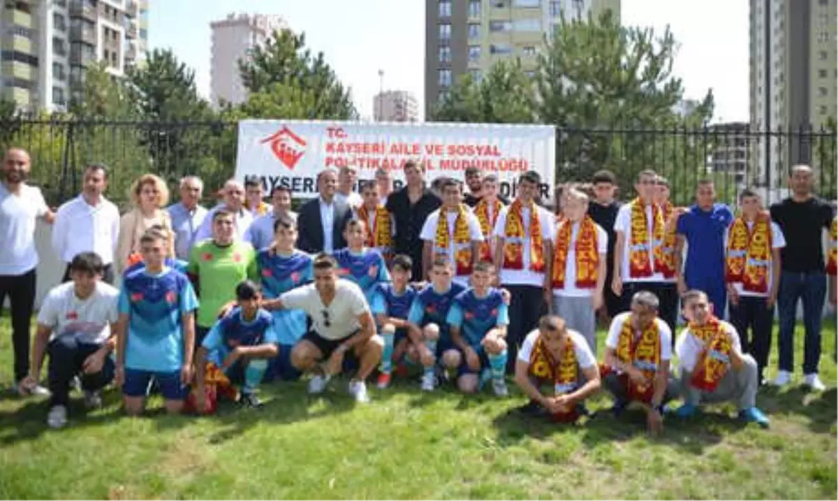 Kayserispor\'dan Rehabilitasyon Merkezine Ziyaret