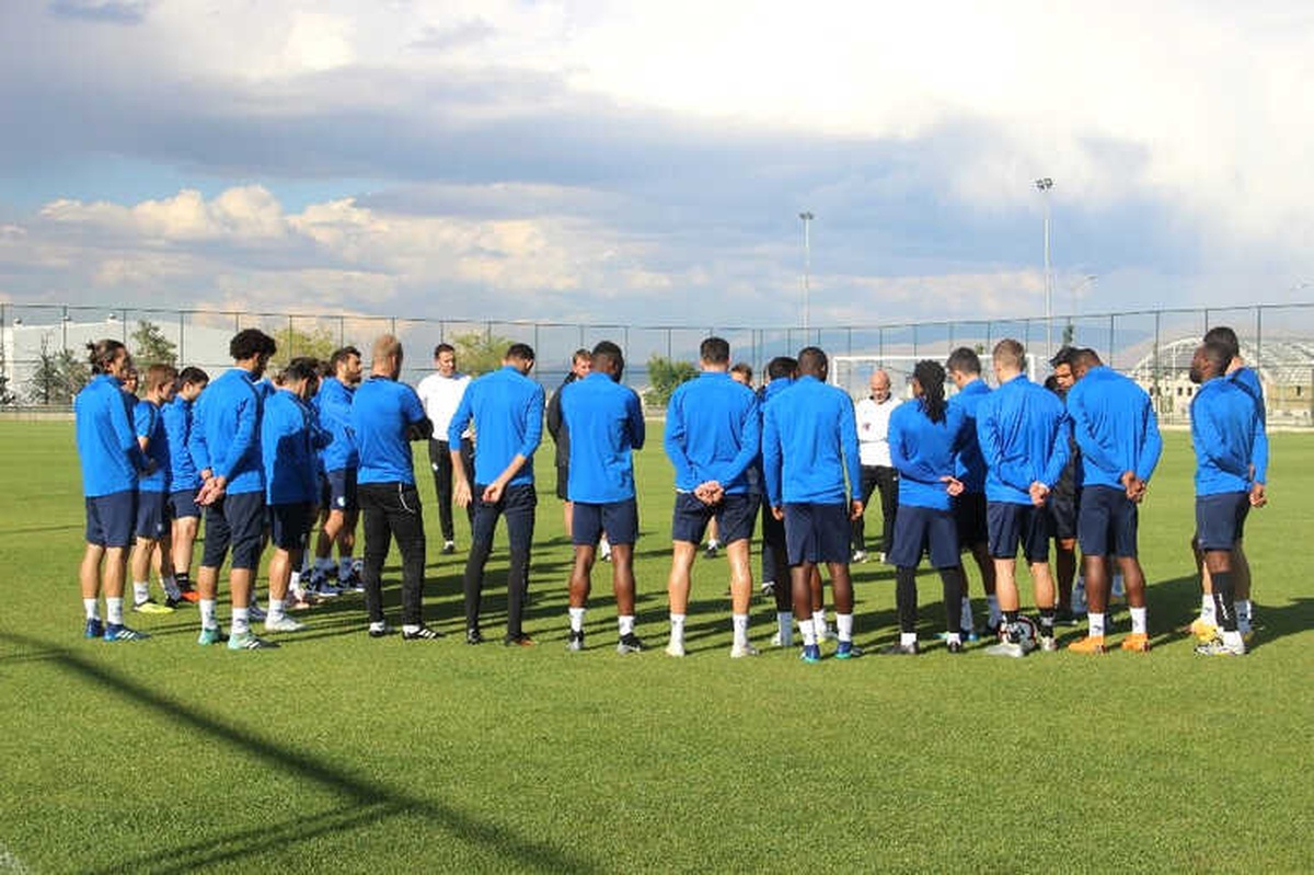 Mehmet Altıparmak: "Sivasspor Maçında İyi Oyunumuza Bu Sefer 3 Puanı da Ekleyeceğiz"