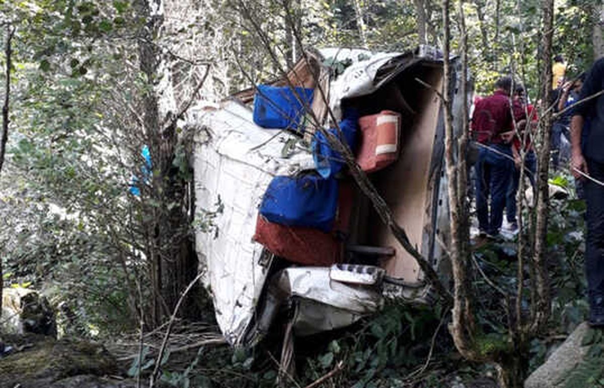 Minibüs Uçuruma Yuvarlandı: 5 Ölü, 11 Yaralı