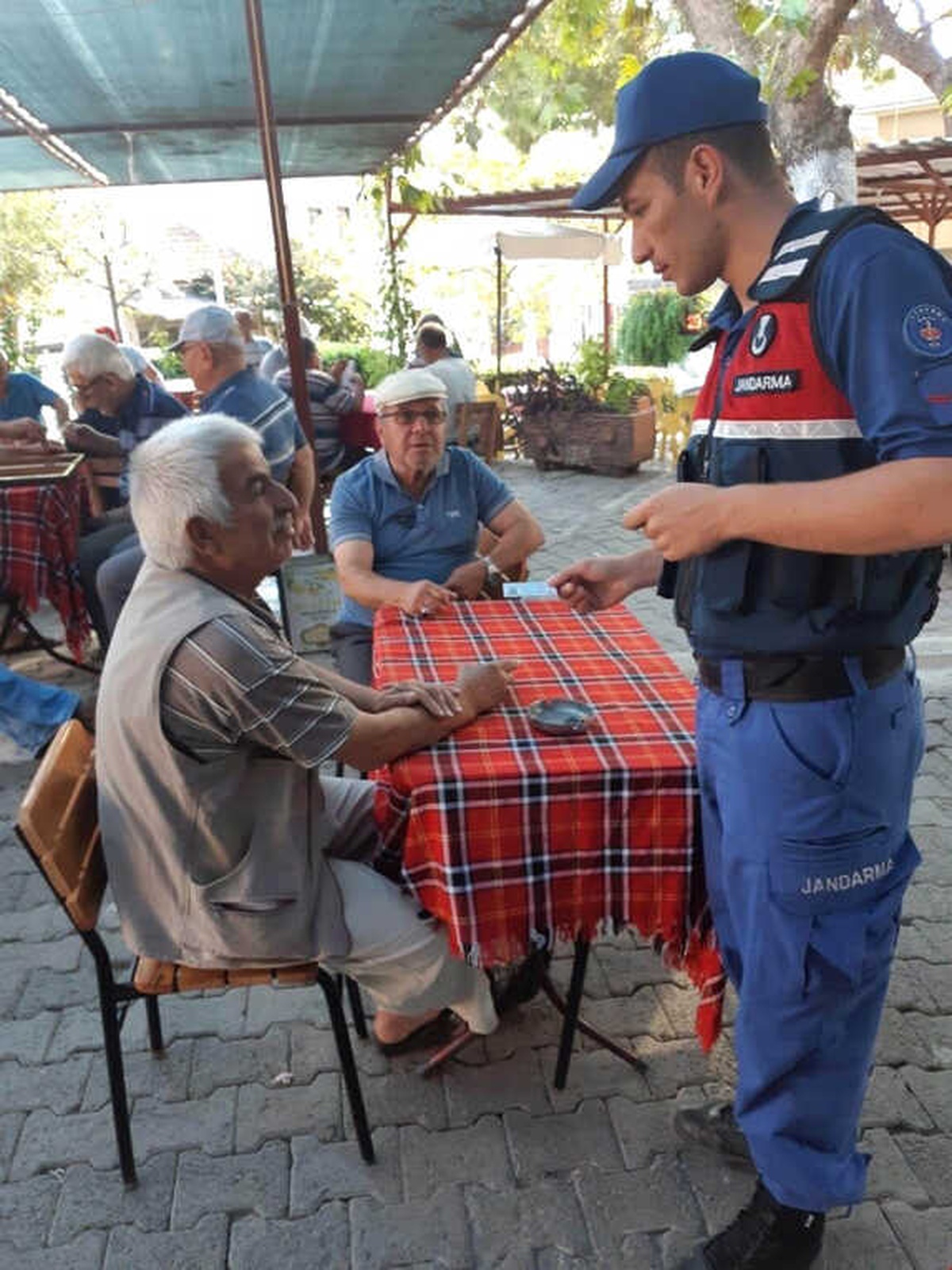 Narkotik Uygulamasında 30 Kişi Yakalandı
