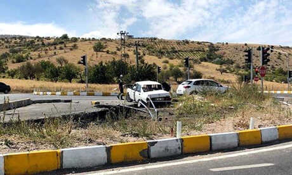 Nevşehir\'de Kamyon ile Otomobil Çarpıştı: 2 Ölü, 3 Yaralı