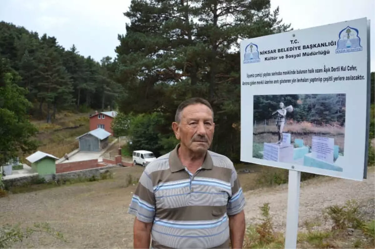 Ölmeden Önce Kendine ve Eşine Anıt Mezar Yaptırdı