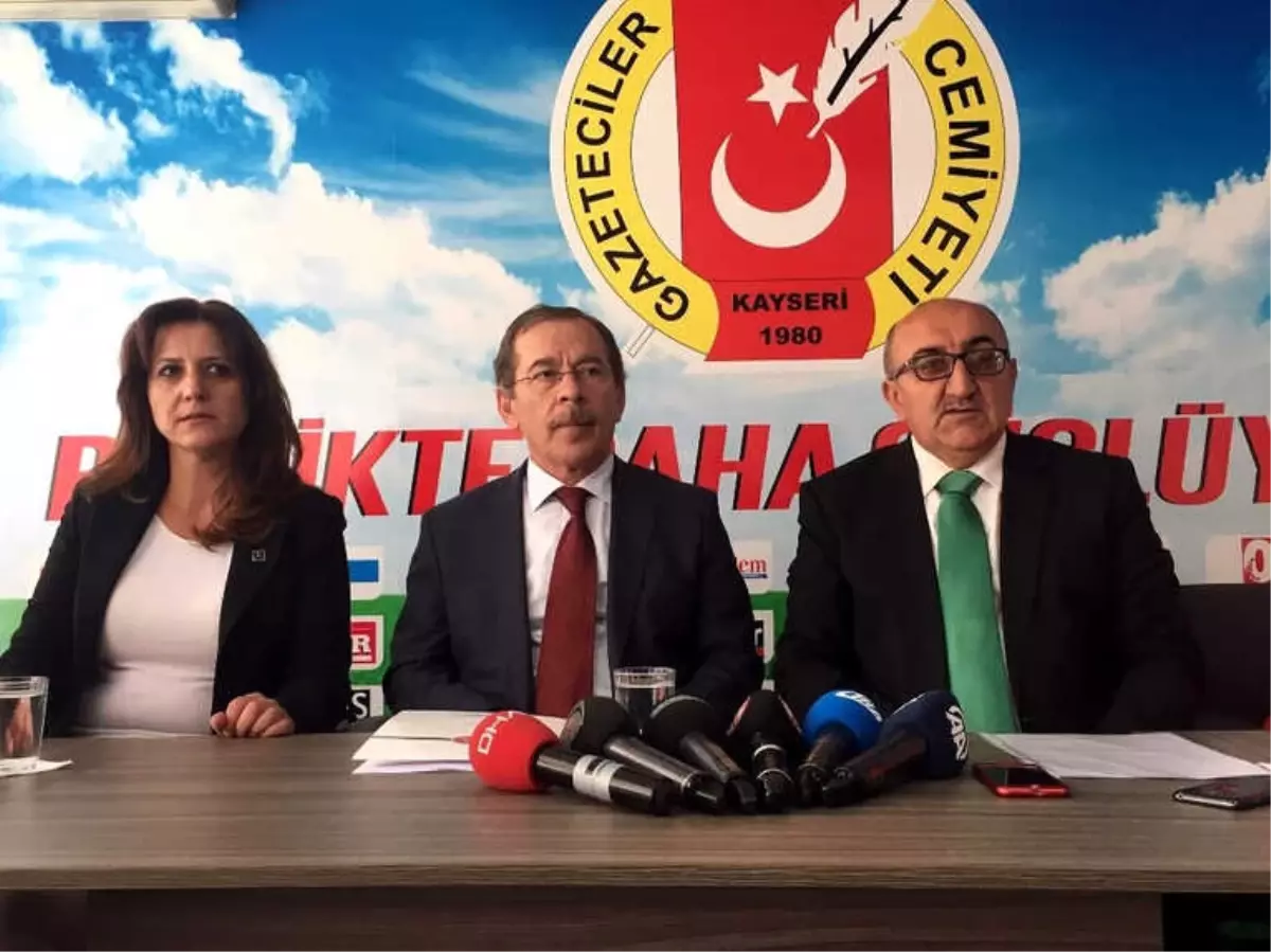 Şener: "Cumhurbaşkanı Bana Her Zaman Kibar Davrandı"