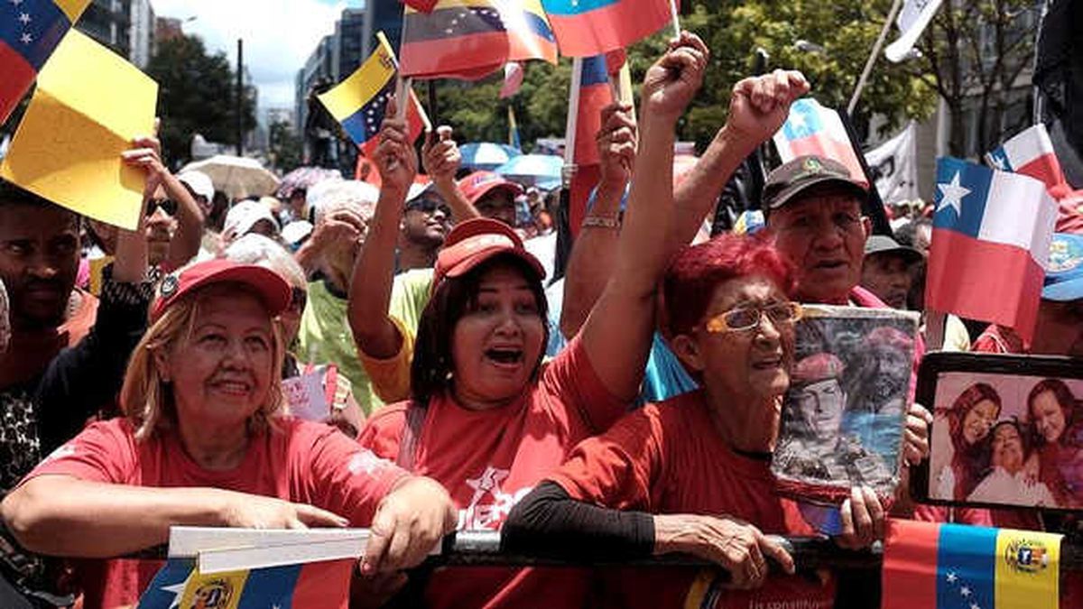 Venezuela\'da ABD\'ye Karşı Darbe Protestosu