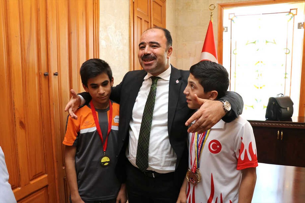 Başarılı Sporculardan Başkan Çiftçi\'ye Ziyaret