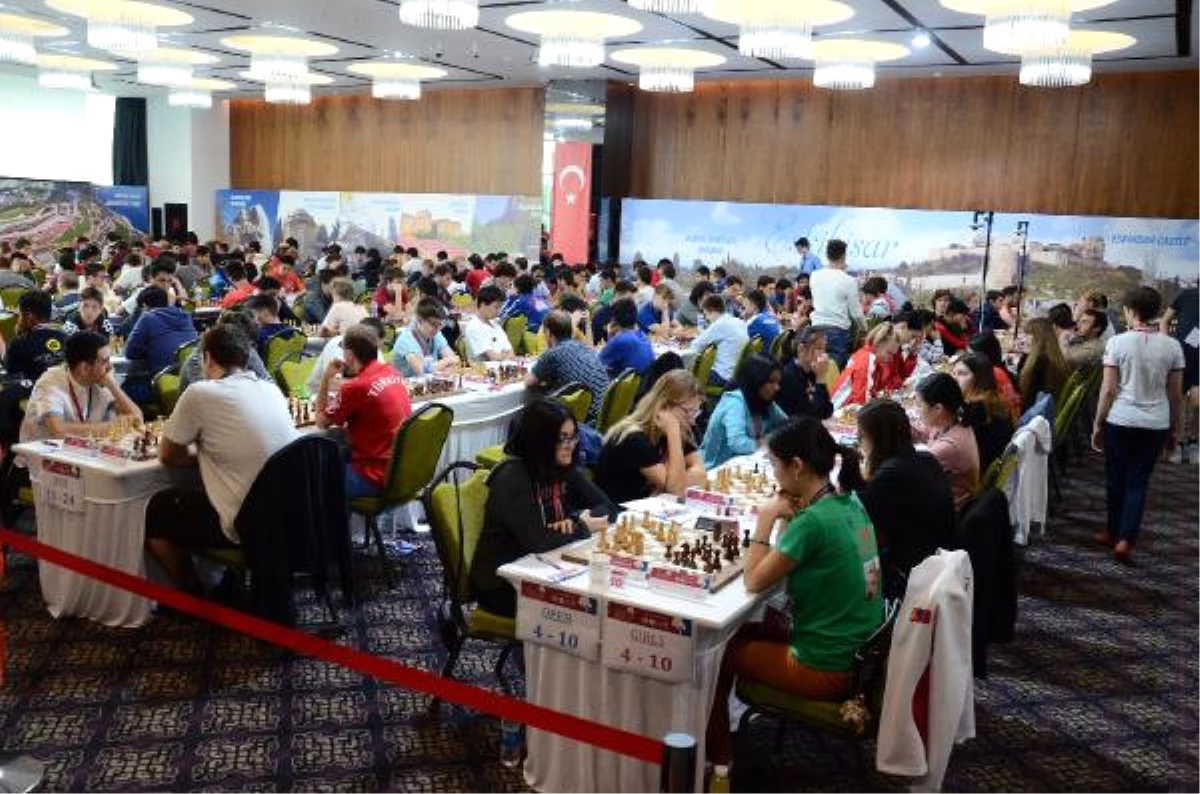 Dünya Gençler Satranç Şampiyonası Heyecanı Gebze\'de Devam Ediyor