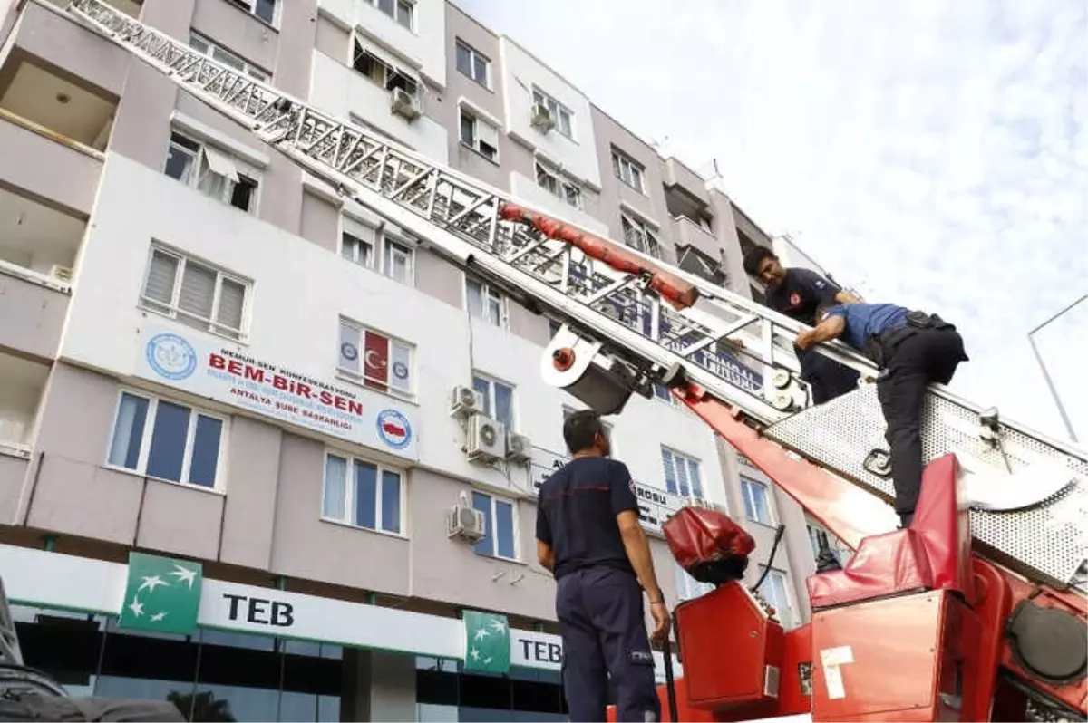 Eski Eşinin Attığı Mesajla Polisi Alarma Geçirdi