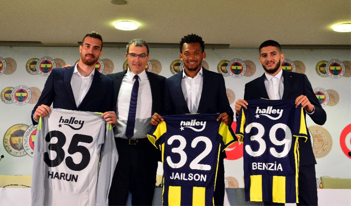 Fenerbahçe\'nin Yeni Transferleri İmzayı Attı