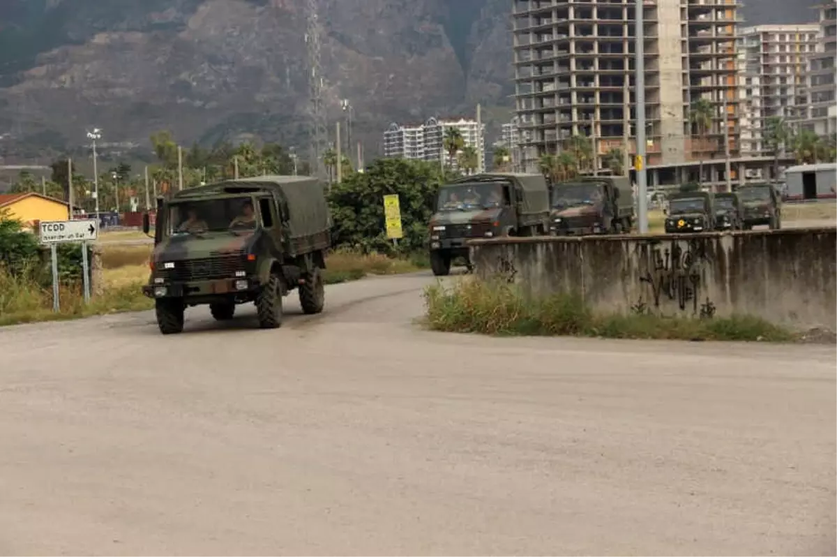 Hatay Sınırına Askeri Sevkiyat