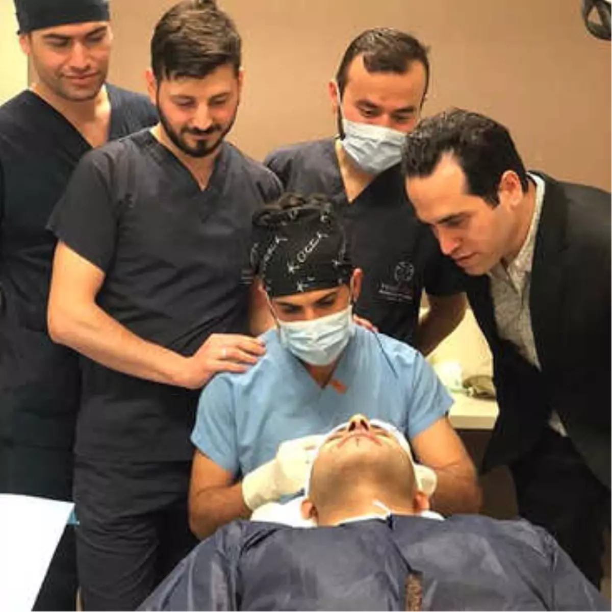 Kelliğin kalıcı çözümü saç ekimidir