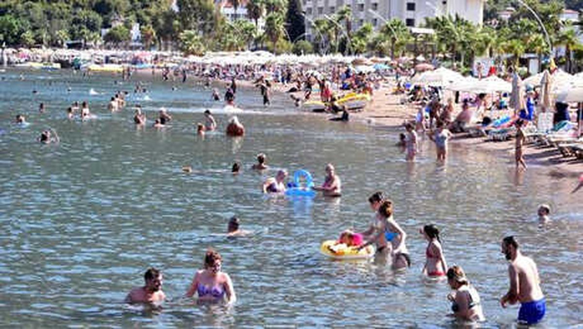 Marmaris\'te Yaz Sürüyor
