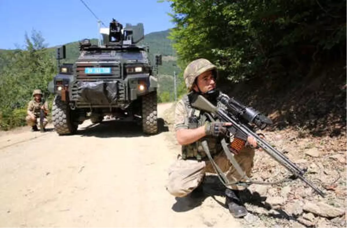 PKK\'lı Teröristler, Çaldıkları Kuzu Etini Pişirirken Baskın Yemiş