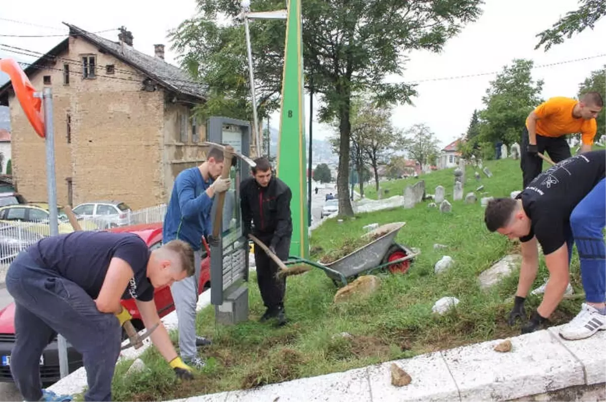 Tika Bosna Hersek\'te Osmanlı Şehitliğini Düzenliyor