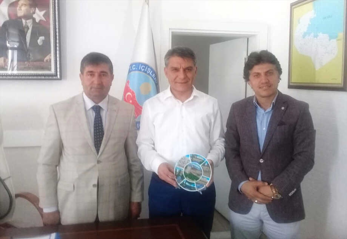 Yurt Dışı Gezisine Katılan Muhtarlardan Kaymakam Özkan\'a Ziyaret