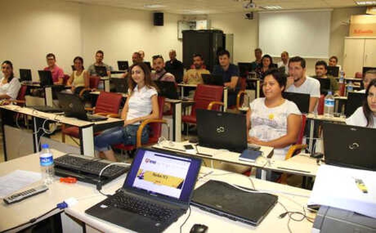 Akıllı Tahtalarda \'Pardus\' ile 15 Milyon Liralık Tasarruf