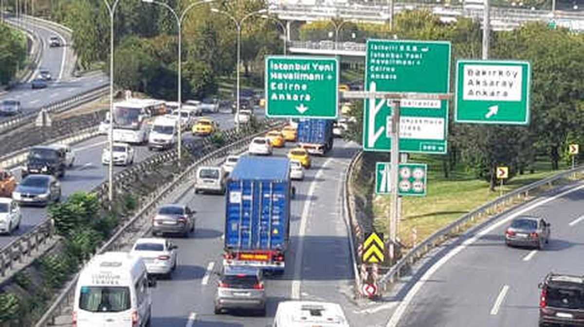 Atatürk Havalimanı\'ndan Yeni Havalimanına  20 Tır Yolda (1)