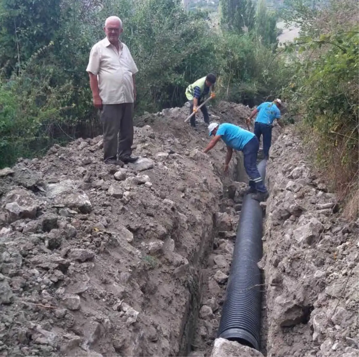 Bahçeler\'de Eskiyen Kanalizasyon Hattı Yenilendi