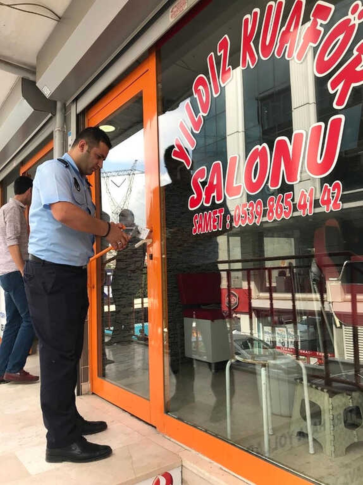 Esenyurt\'ta Ruhsatsız Kuaförlere İzin Yok