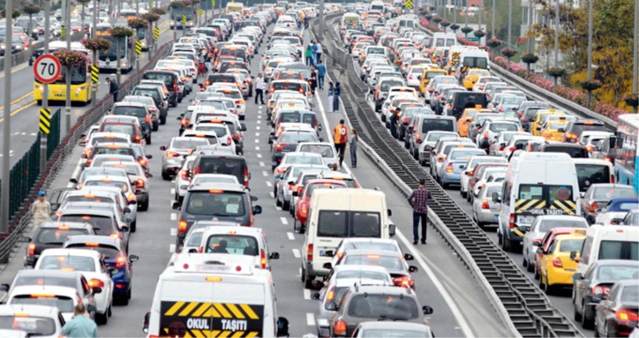 İstanbul Büyük Göçe Hazırlanıyor! Binlerce TIR Konvoylar Halinde Malzeme Taşıyacak