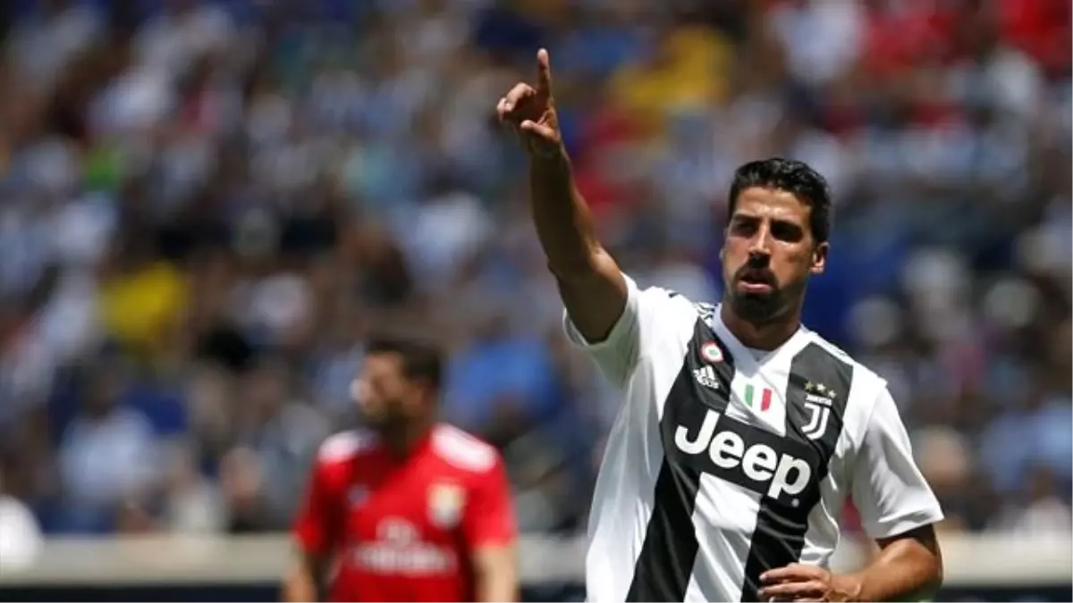 Khedira\'dan Yeni İmza