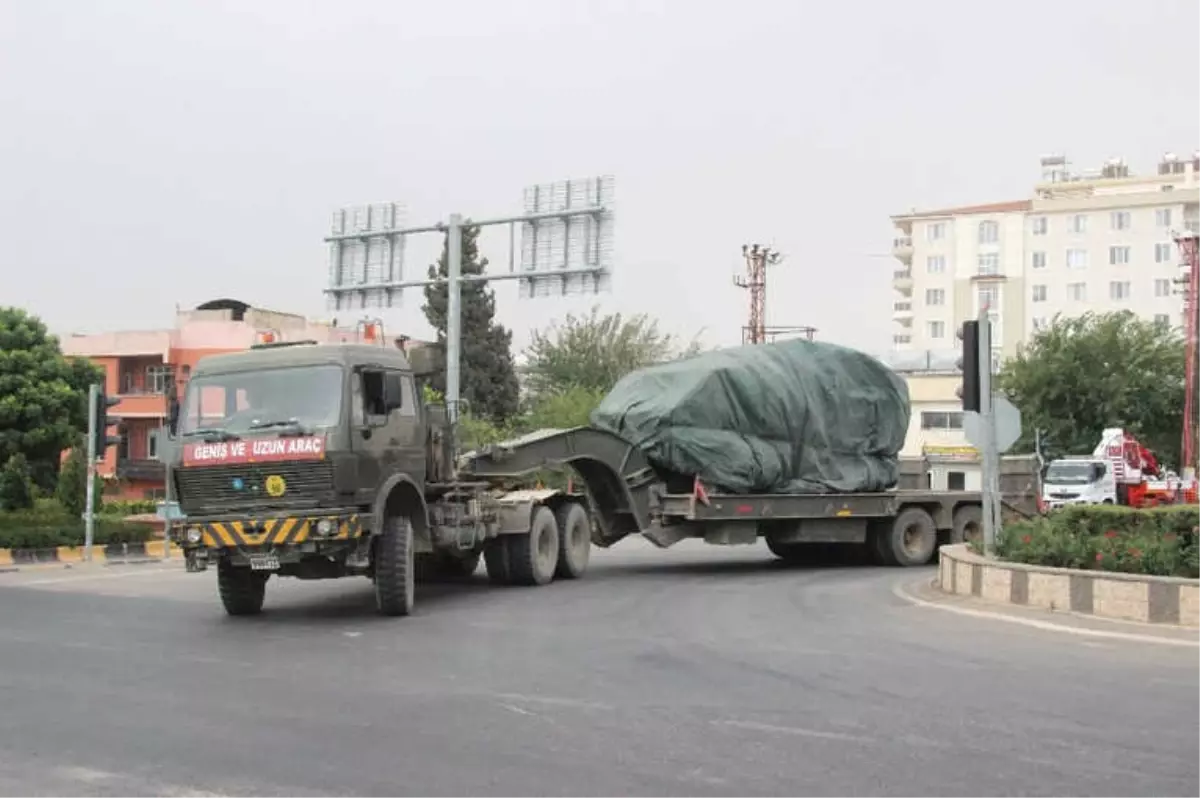 Kilis\'te Askeri Sevkıyat Sabaha Kadar Sürdü