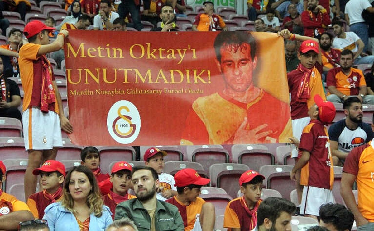 Türk Telekom Stadyumu\'nda Metin Oktay Anıldı