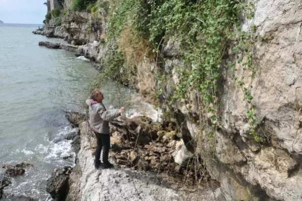 Amasra Kalesi'nin Altındaki Kayalıkta Çökme - Son Dakika