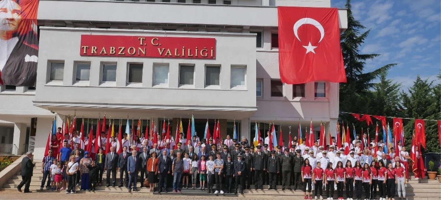 Atatürk\'ün Trabzon\'a İlk Gelişinin 94. Yıldönümü