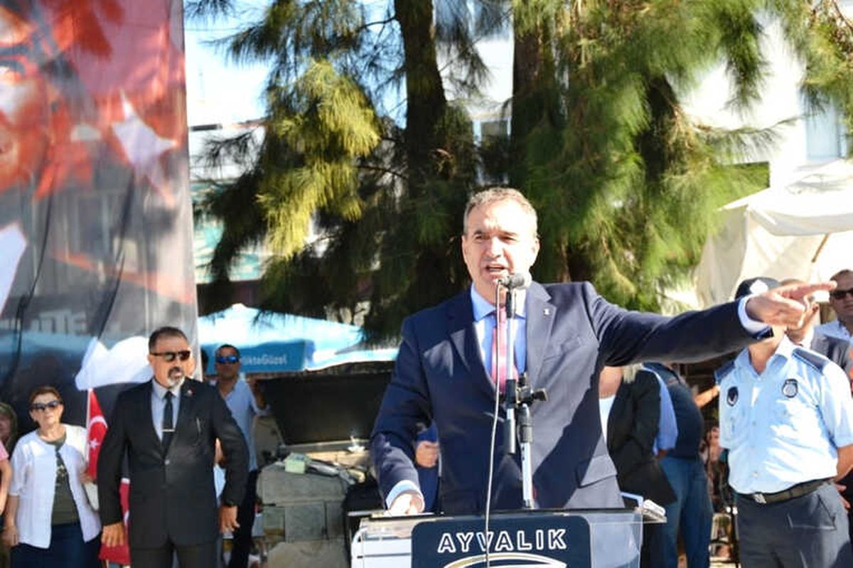 Ayvalık\'ta Düşman İşgalinden Kurtuluşu\'nun 96. Yıldönümü Coşkusu