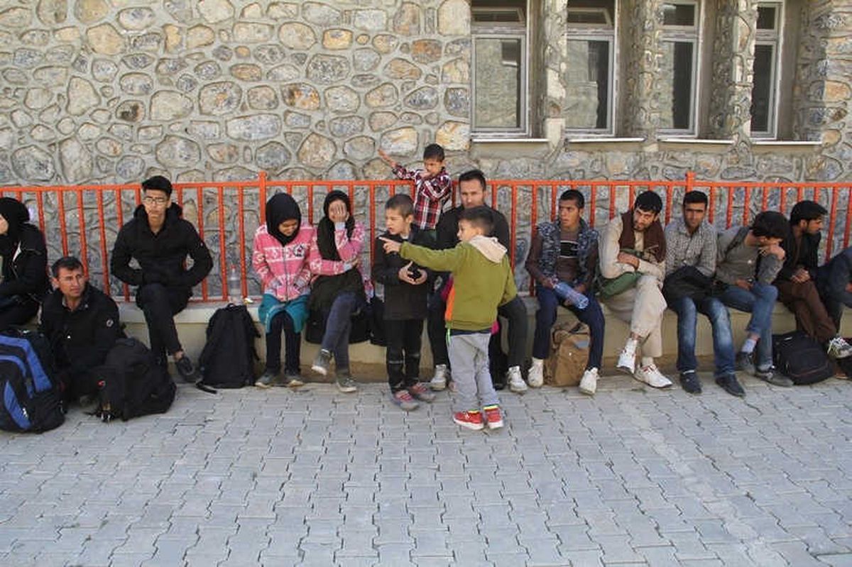 Başkale \'De 42 Kaçak Göçmen Yakalandı