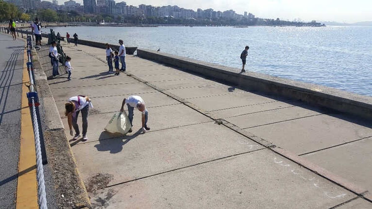 Çevre Gönüllüleri, Kıyı ve Denizlerde Çöp Toplayıp Temizlik Yaptı