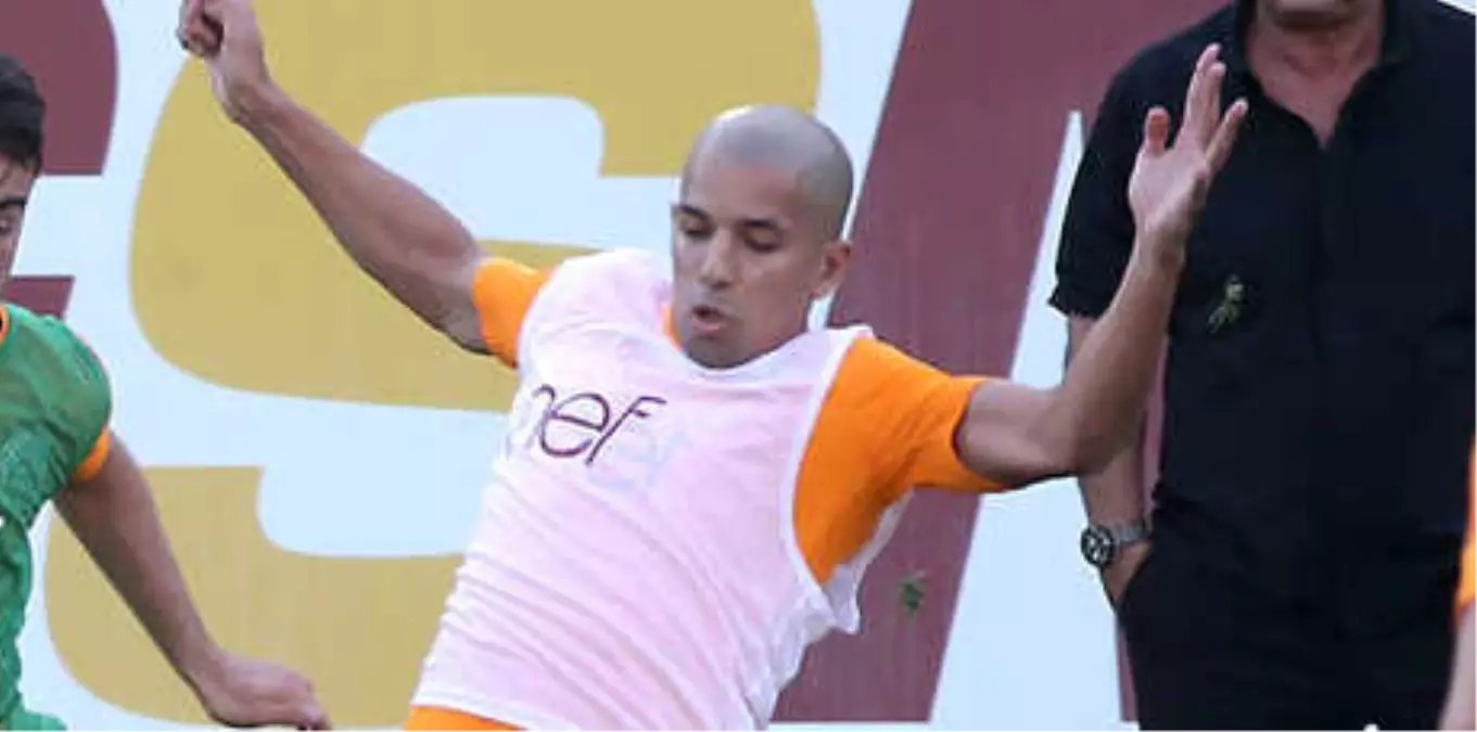 Galatasaray\'da Feghouli Yine Yedek