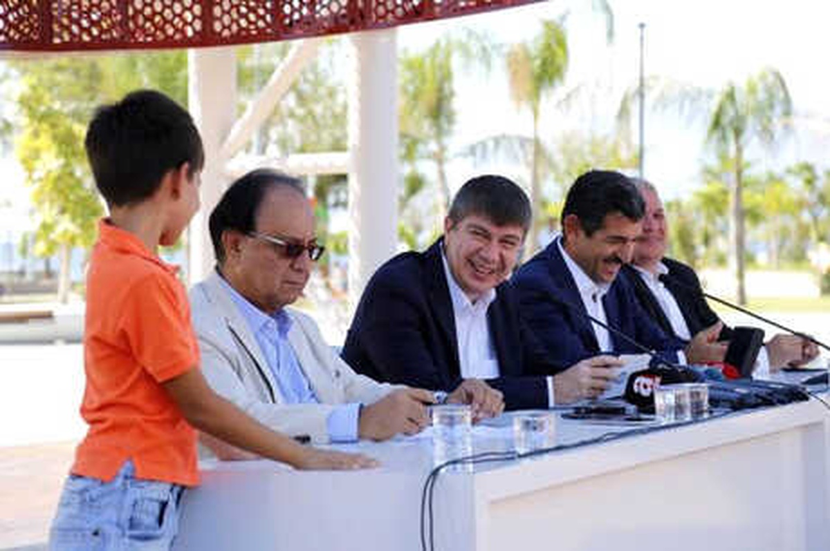 Güven Çemberi\' ile Konyaaltı Sahili\'nde Çocuklar Özgür Olacak